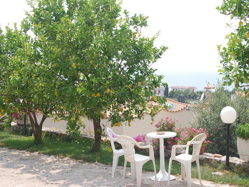 Hotel Belvedere Sperlonga Buitenkant foto